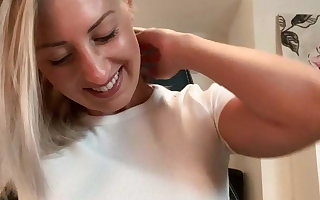 I fingered my pussy after work at the office to orgasm :-p